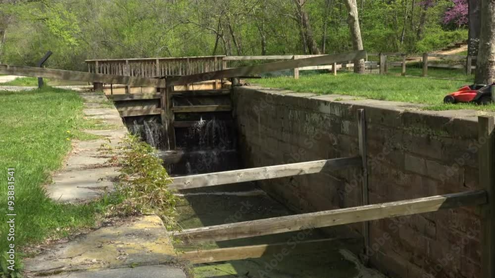 Washington DC Chesapeake and Ohio Canal lawn mowing 4K Washington DC Chesapeake and Ohio Canal lawn mowing 4K