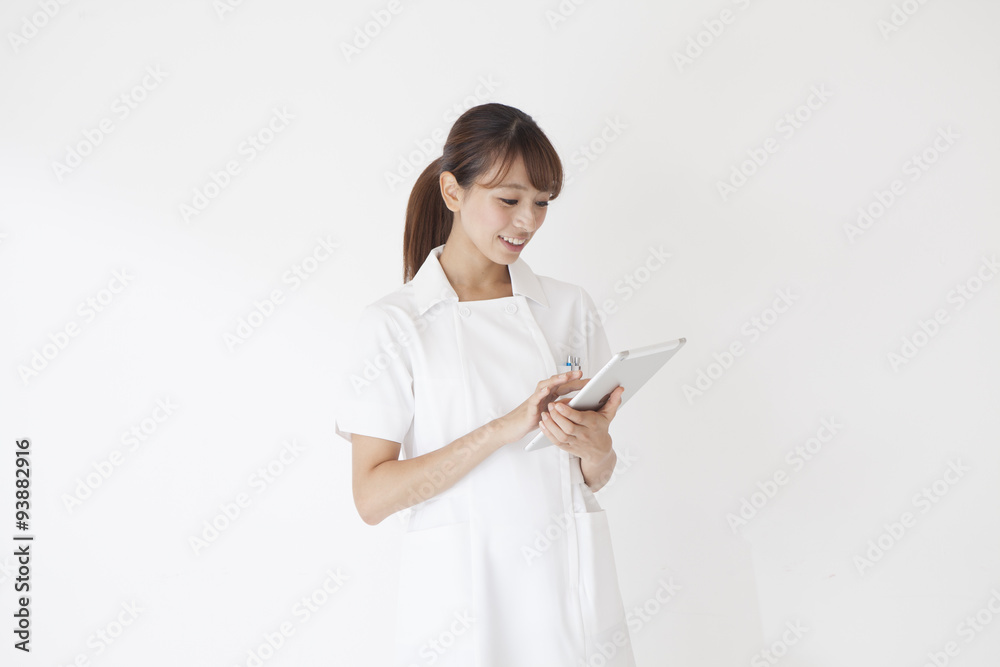 Female nurses have an electronic medical record Female nurses have an electronic medical record