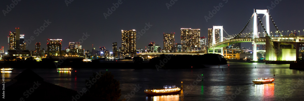 Naklejka premium nightscape of the bay of Tokyo, Japan