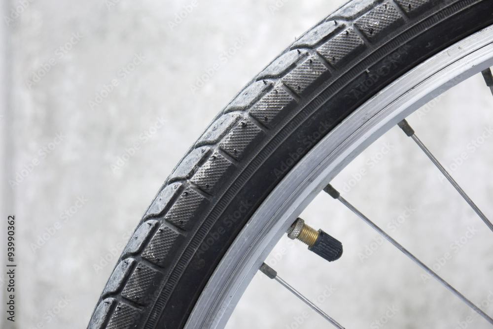 Fototapeta premium Close up shot of a bicycle wheel