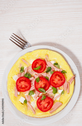 omelet with ham and cheese