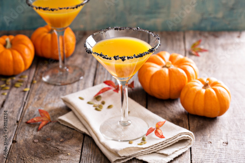 Pumpkintini pumpkin martini coctail photo
