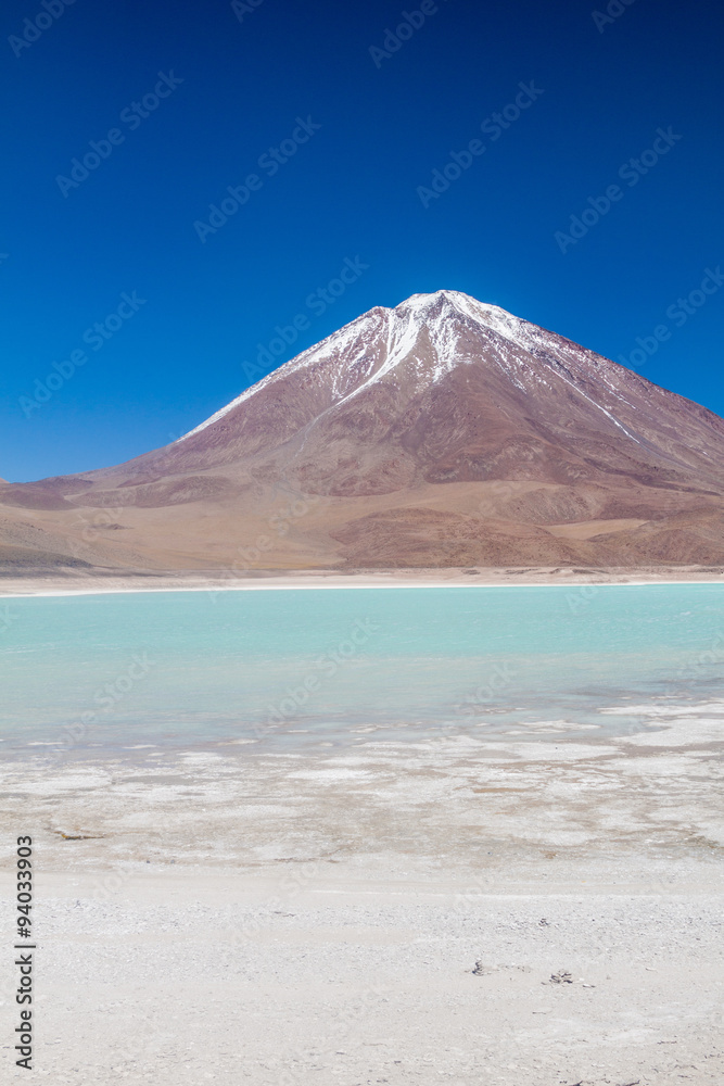Laguna Verde lake and Licancabur volcano in Reserva Nacional de Fauna Andina Eduardo Avaroa protected area, Bolivia Laguna Verde lake and Licancabur volcano in Reserva Nacional de Fauna Andina Eduardo Avaroa protected area, Bolivia