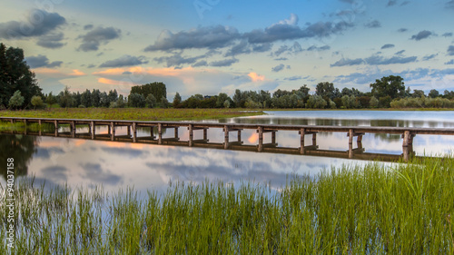 Long wooden footbridge © creativenature.nl