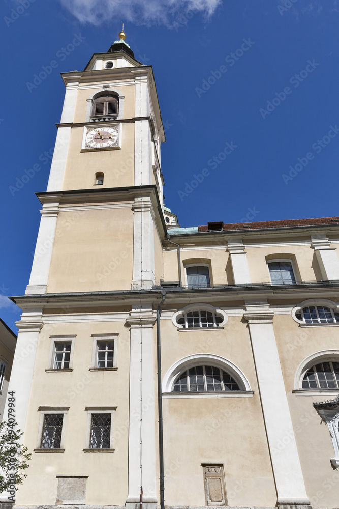 Fototapeta premium Saint Nicholas Cathedral of Ljubljana, Slovenia