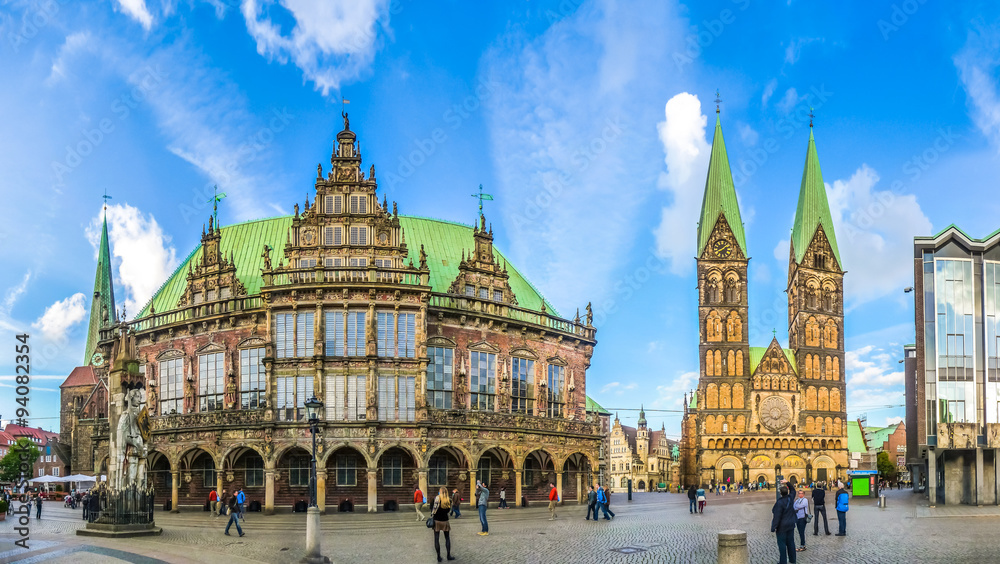 Fototapeta premium Famous Bremen Market Square in the Hanseatic City Bremen at sunset, Germany