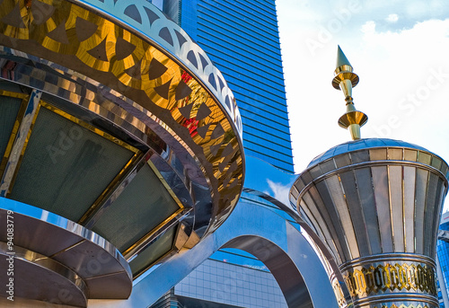 Abu Dahbi,  a traditional teapot  at the entrance of the Lake Park Center photo