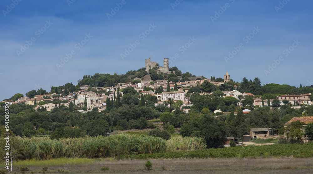 Overlooking the village of Grimaud with old castle - Grimaud, Cote d‘Azur, Departement Var, France