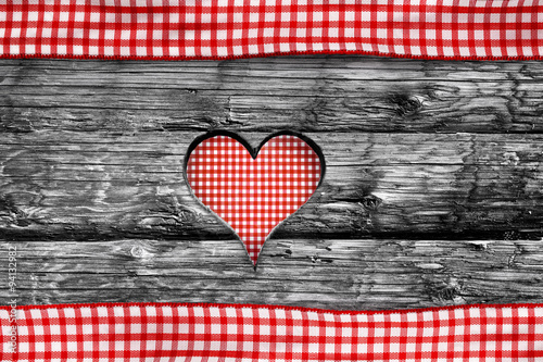 Karoband mit Holzwand