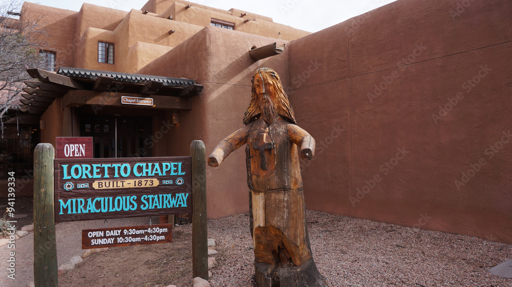 Fototapeta premium Kaplica Loretto Santa Fe w Nowym Meksyku