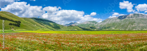 Obraz na płótnie Piano Grande summer landscape, Umbria, Italy w salonie