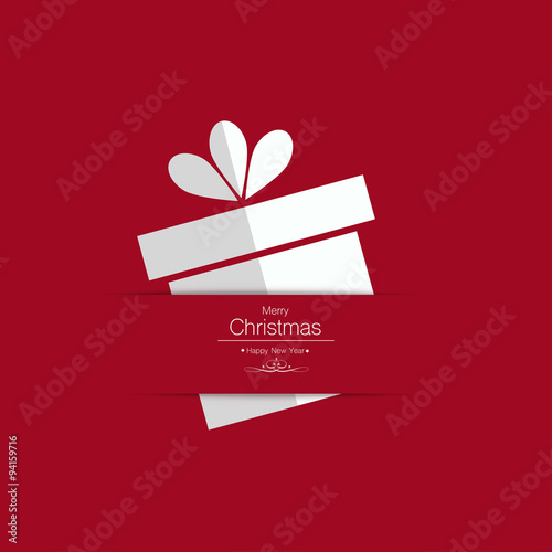Papiergeschenk auf rotem Hintergrund