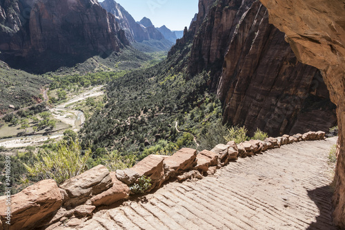 Angel's Landing Trail in Zi...