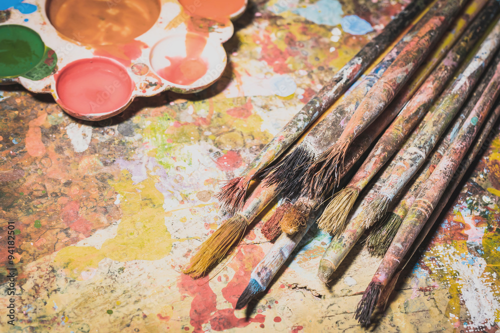 Fototapeta premium old paintbrushes