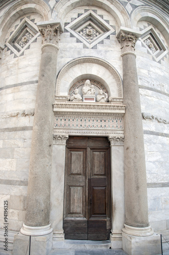 Entrance to the Leaning Tower of Pisa © kevers