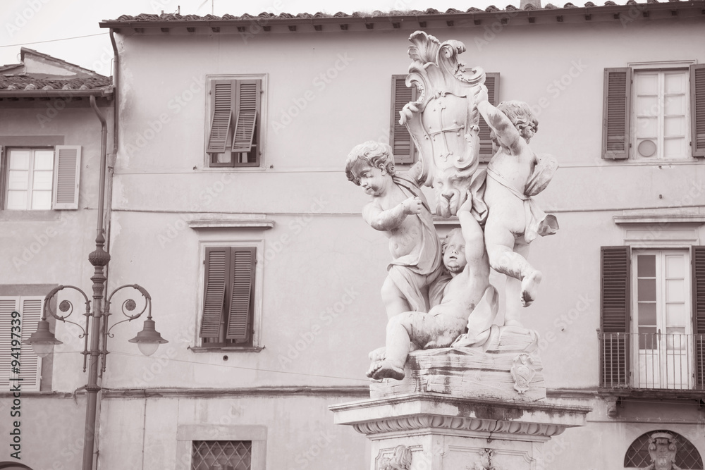 Fountain with Angels - Fontana dei Putti; Piazza dei Miracoli Sq Fountain with Angels - Fontana dei Putti; Piazza dei Miracoli Sq