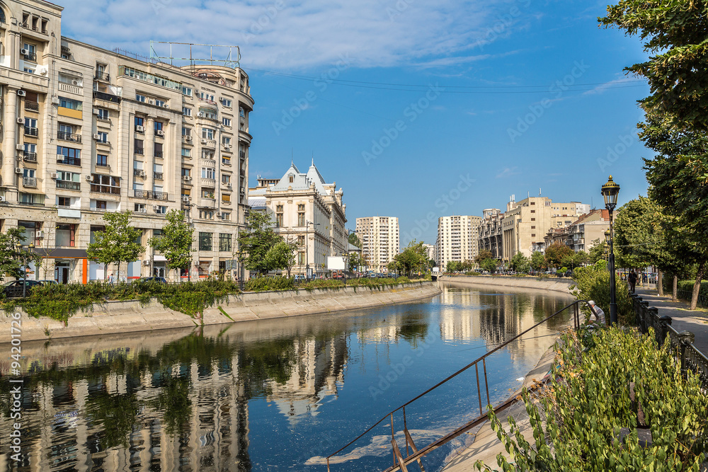 Fototapeta premium Dambovita river in Bucharest