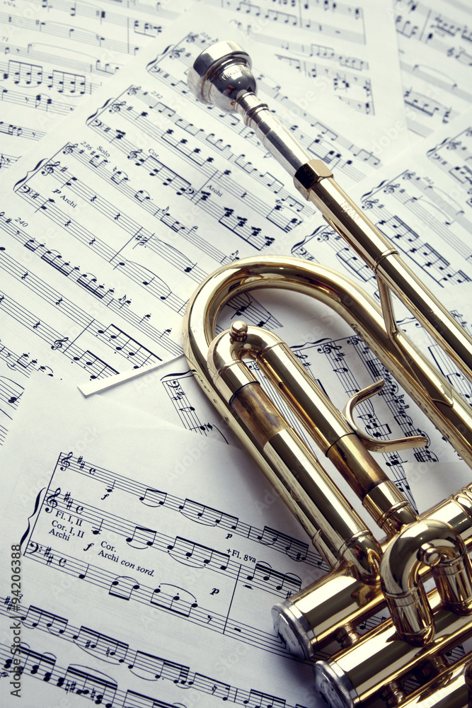 Fototapeta premium Trumpet on sheet music