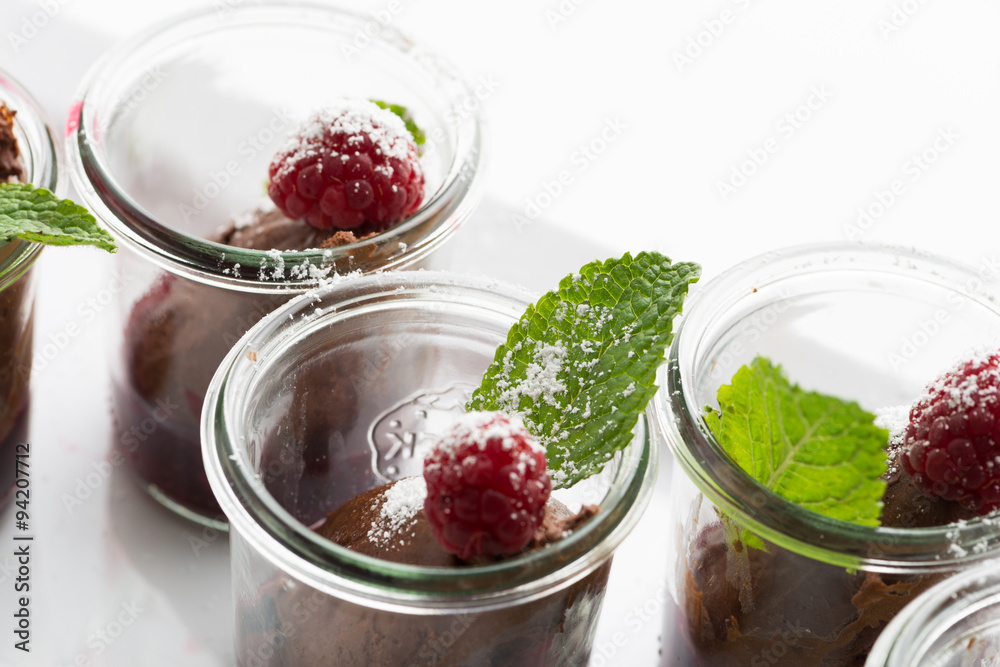 Mousse auf Chocolat im Becher Mousse auf Chocolat im Becher