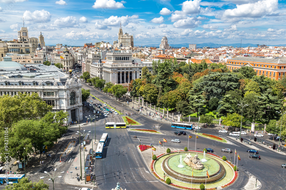 Obraz premium Cibeles fountain at Plaza de Cibeles in Madrid