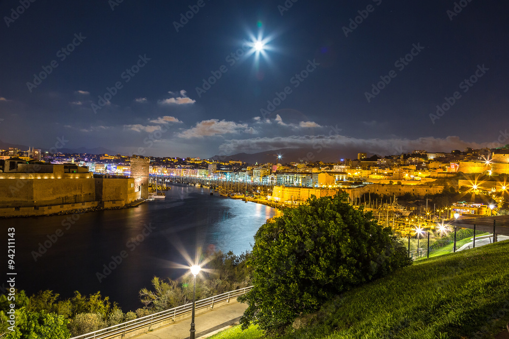 Obraz premium Saint Jean Castle and Cathedral de la Major in Marseille