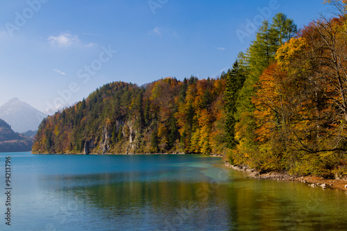 Der Alpsee in Hohenschwangau im Allgäu im Herbst