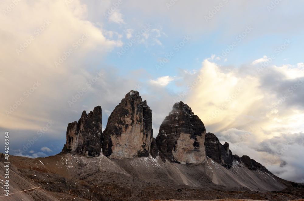 Dolomites  / The Dolomites  are a mountain range located in northeastern Italy. They form a part of the Southern Limestone Alps and extend from the River Adige to the Piave Valley.