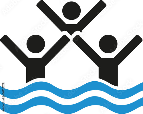 Team of synchronize swimmer