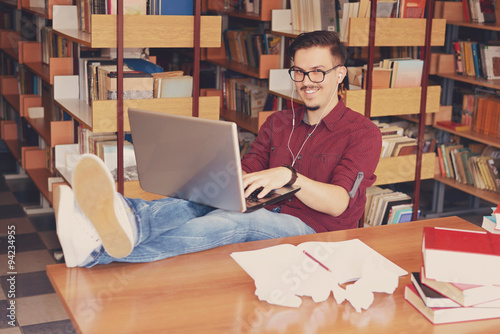 students learns in a library