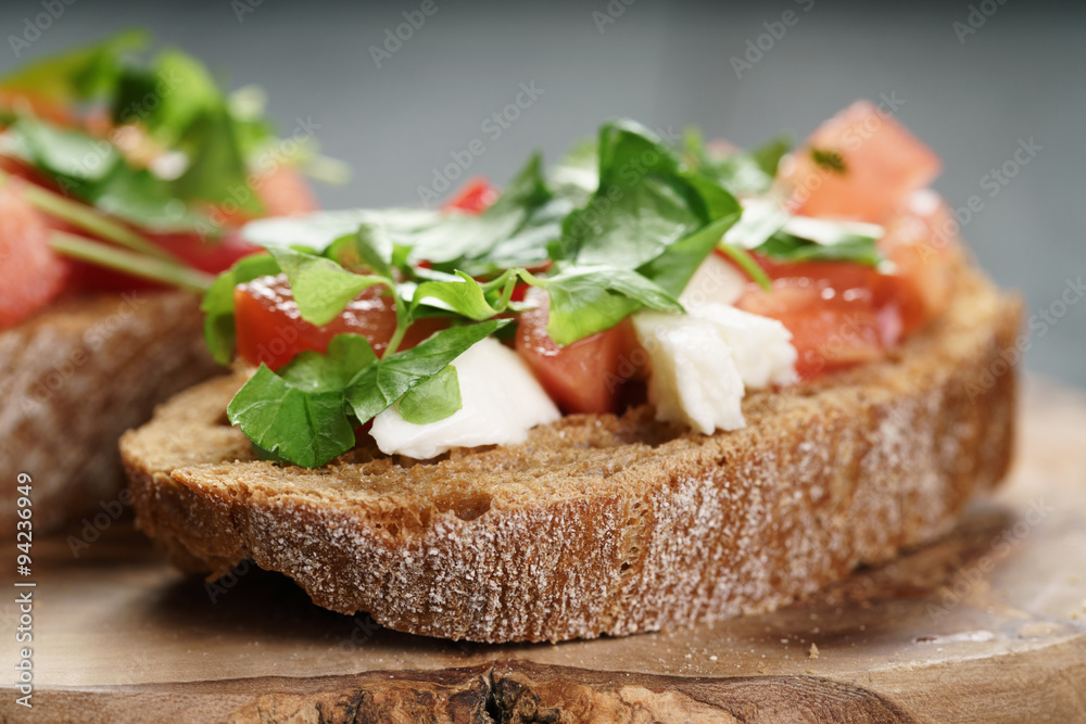 rye bruschetta with mozzarella, tomatoes and parsley rye bruschetta with mozzarella, tomatoes and parsley