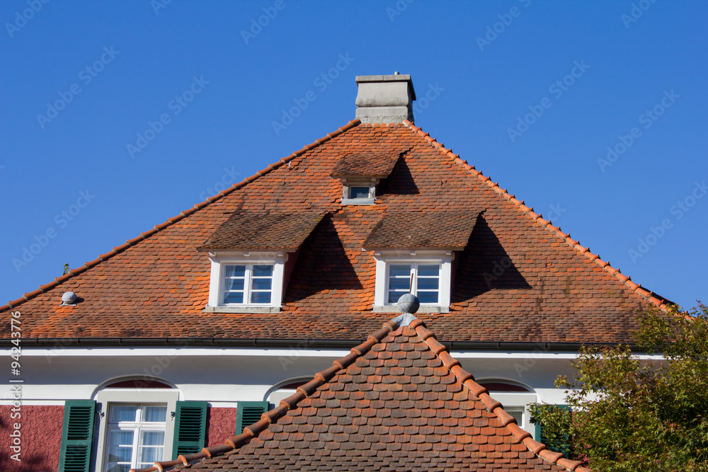 Das Dach einer Altbau-Villa