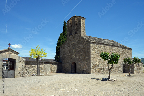 Kapelle und Friedhof der Einsiedelei Muttergottes bei Lascuarre photo