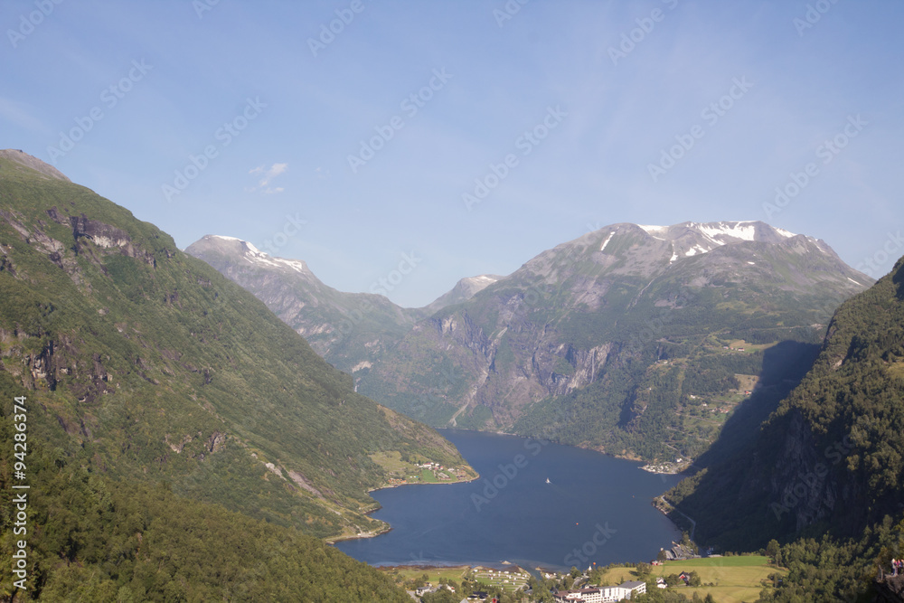 Blick auf Geiranger und Geirangerfjord