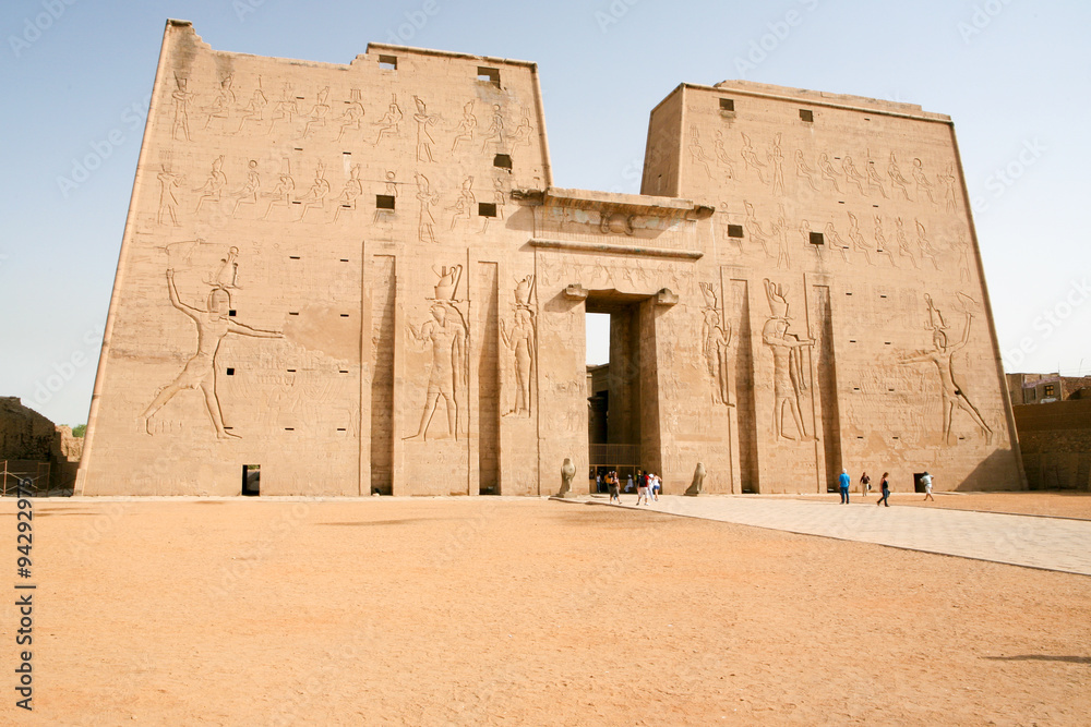 Фотография Ruined Columns at Edfu, Egypt