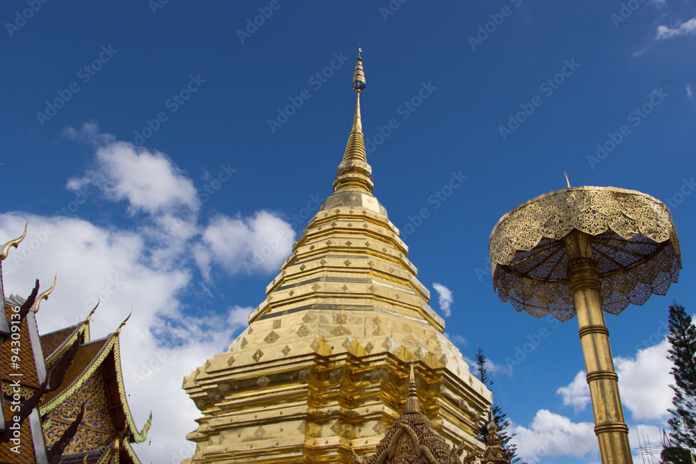 Fototapeta premium Doi Suthep - The golden stupa