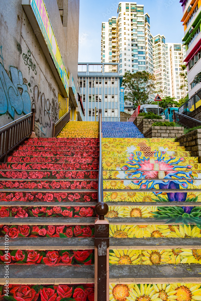 Naklejka premium HONG KONG CHINY, 5 sierpnia 2015: Stair art painting na drodze Nathan