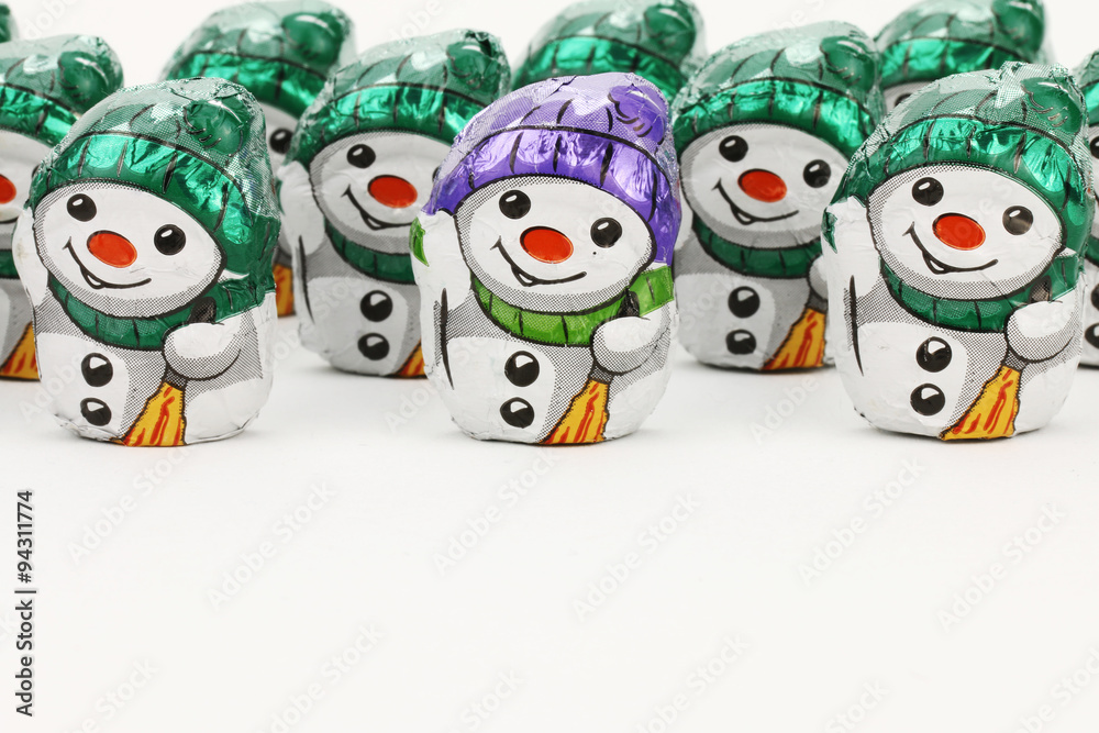 Sehr viele Schneemänner aus Schokolade nebeneinander Stock-Foto | Adobe ...
