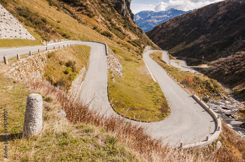 Airolo, Stadt, Passstrasse, Gotthardpass, historische Strasse, Tremola, Alpen, Schweizer Berge, Tessin, Herbst, Schweiz photo