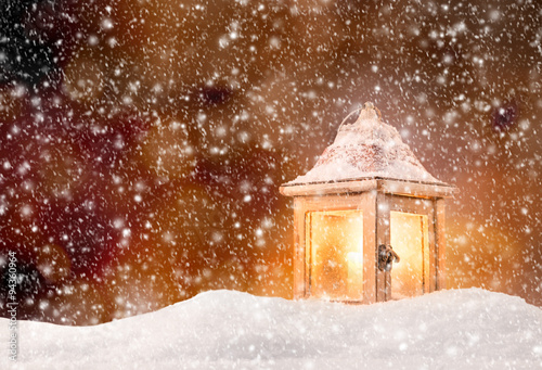 Christmas background with lantern © Lukas Gojda