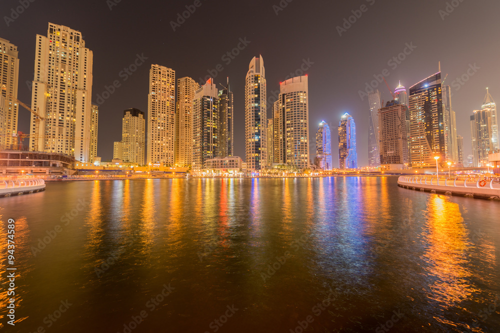 Fototapeta premium Dubai - JANUARY 10, 2015: Marina district on January 10 in UAE
