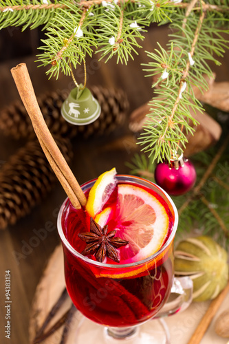 Mulled wine and christmas decorationы