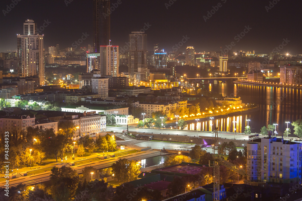 Night Ekaterinburg, view of the dam and Lenin Street