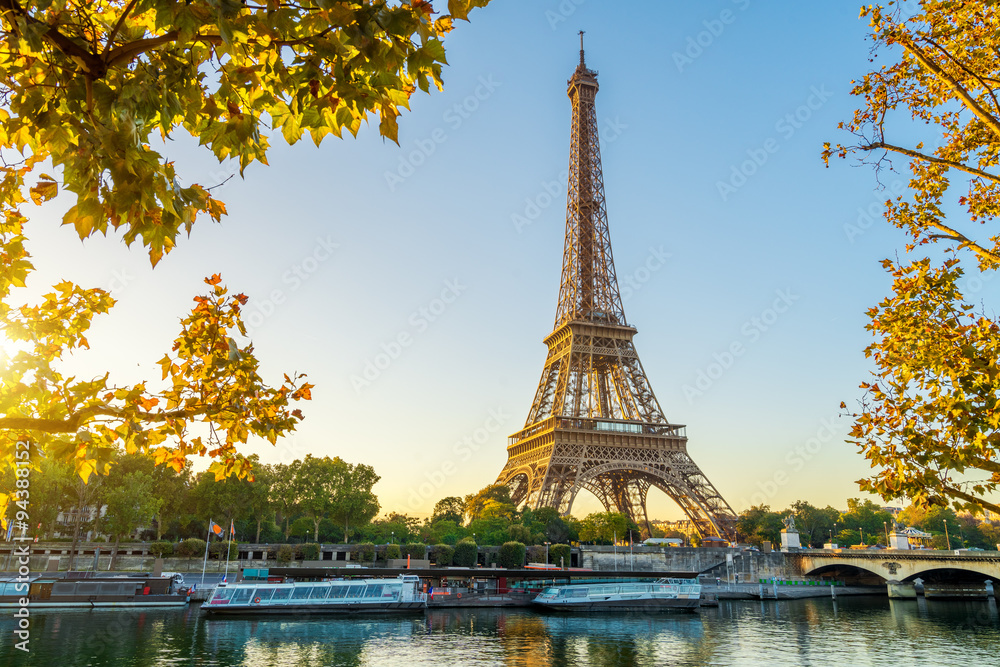 Obraz premium Wieża Eiffla w Paryżu Wieża Eiffla Tour Eiffel