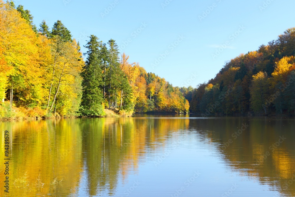 Fall on lake