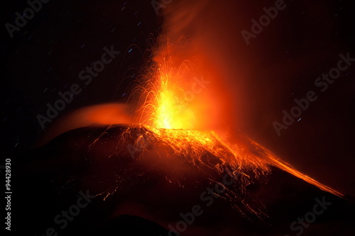Obraz na płótnie volcano erupting lava red volcan geothermal fire magma glow dust tungurahua erup