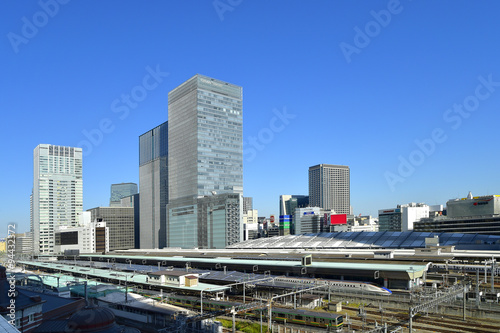 東京駅と八重洲のビル群