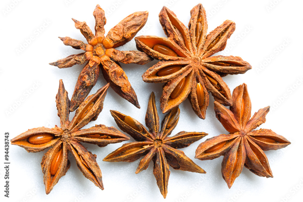 Fototapeta premium Dried anise flowers,renowned for their liquorice like flavor reminiscent of fennel and tarragon,offer a delightful culinary experience.
