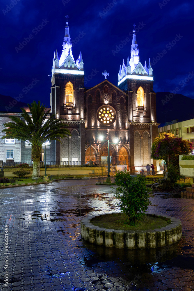 banos ecuador de agua santa la basilica de nuestra senora del rosario