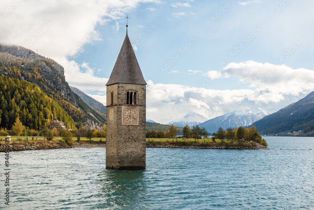 Reschensee mit geflutetem Kirchturm