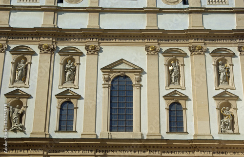 Vienne, détail de la façade baroque de l'église des Jésuites à Vienne, Autriche